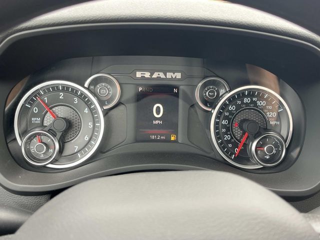 New 2024 RAM 3500 Tradesman AWD/4WD image 32
