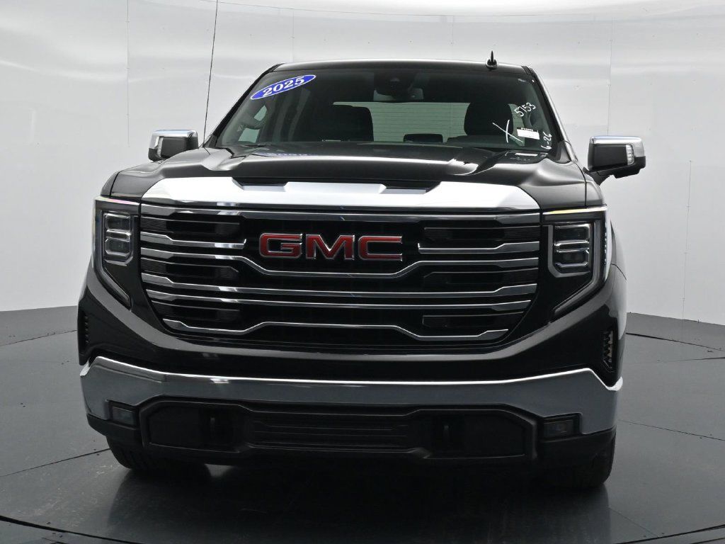 Used 2025 GMC Sierra 1500 SLT RWD image 2