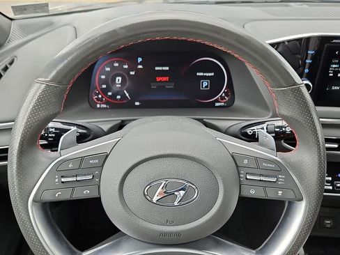 Used 2022 Hyundai Sonata SEL Plus w/ Preferred Accessory Package FWD image 19