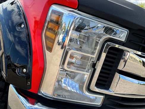 Used 2019 Ford F250 XLT w/ XLT Premium Package image 30