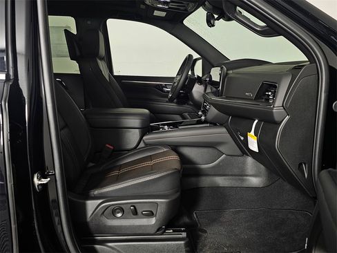 New 2025 Chevrolet Tahoe High Country image 12