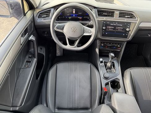 Used 2024 Volkswagen Tiguan SE AWD/4WD image 14