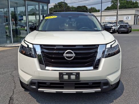 Certified 2024 Nissan Pathfinder SL w/ SL Premium Package AWD/4WD image 2