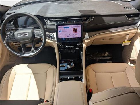 New 2025 Jeep Grand Cherokee L Limited image 15