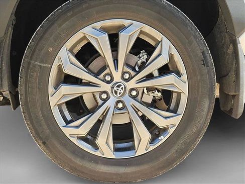 Used 2023 Toyota RAV4 XLE Premium AWD/4WD image 16