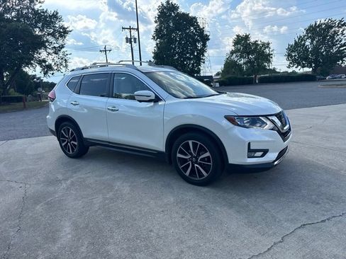 Used 2020 Nissan Rogue SL FWD image 2