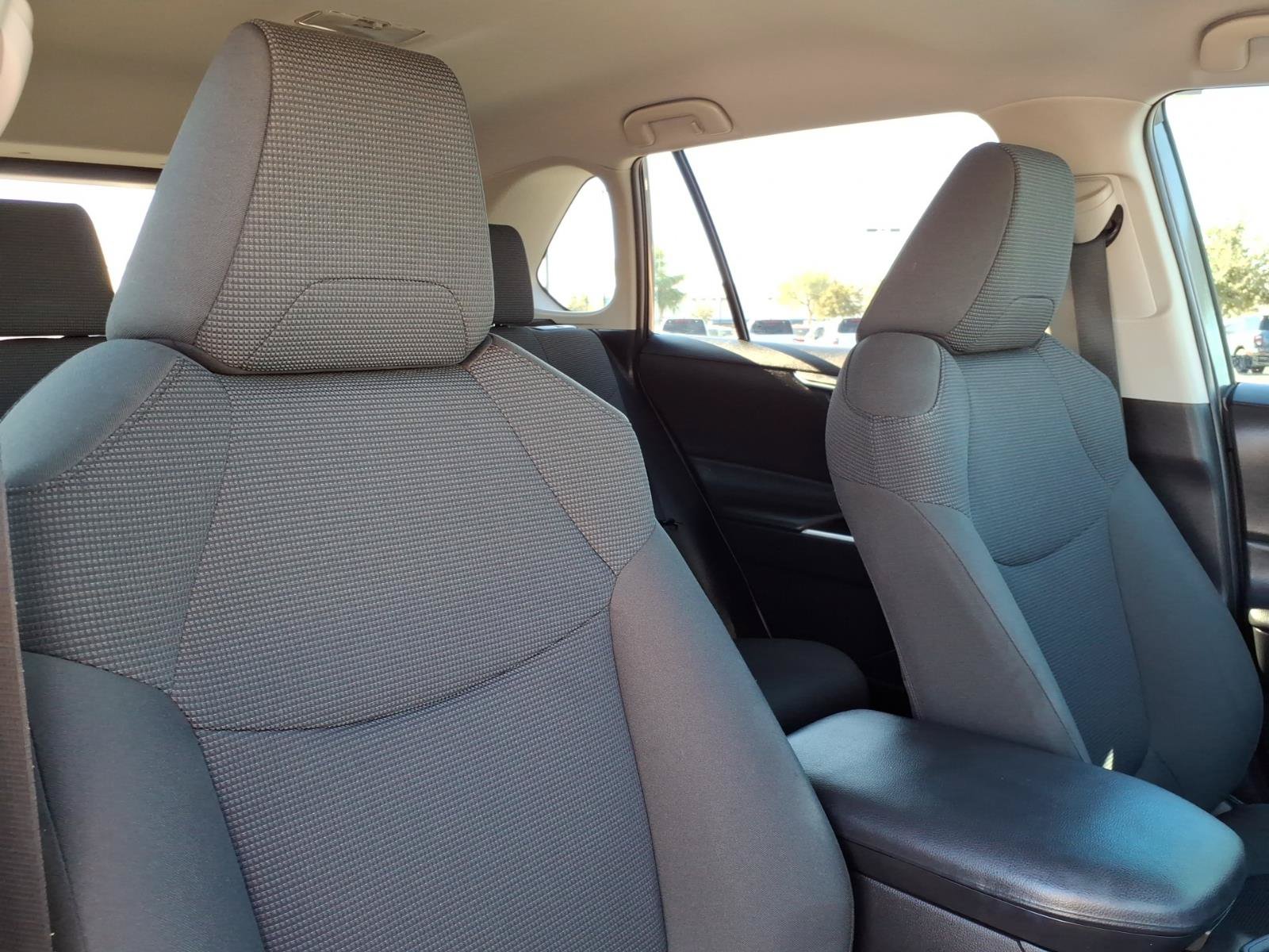 Used 2021 Toyota RAV4 LE w/ Carpet Mat Package (TMS) FWD image 11