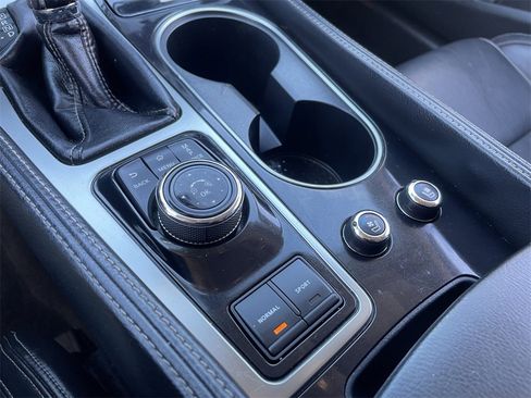 Used 2017 Nissan Maxima Platinum image 27