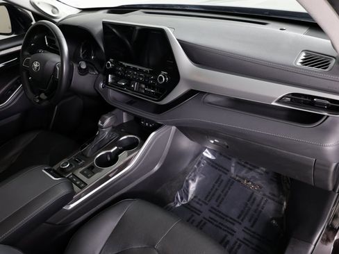 Used 2021 Toyota Highlander Platinum image 41