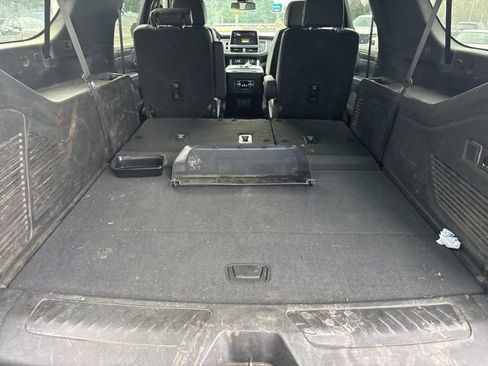 Used 2023 GMC Yukon XL SLT w/ SLT Luxury Package image 31