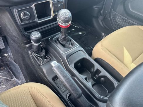 Used 2018 Jeep Wrangler Sport image 23