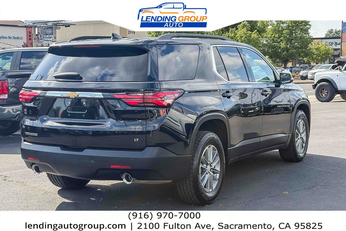Used 2023 Chevrolet Traverse LT FWD image 4