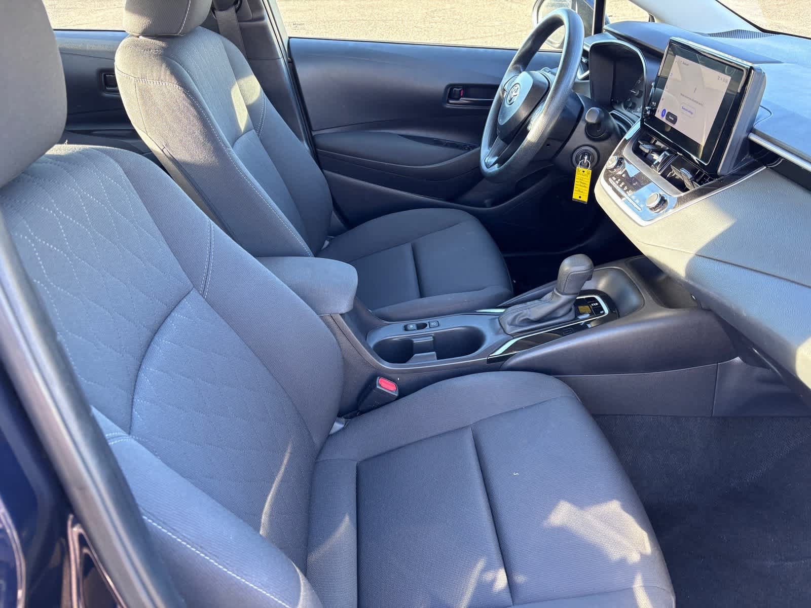 Used 2025 Toyota Corolla LE FWD image 9