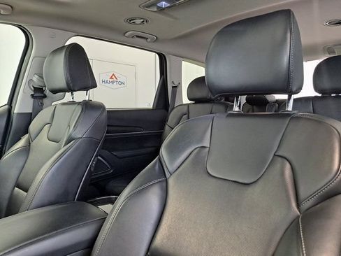 Used 2025 Kia Telluride S FWD image 24