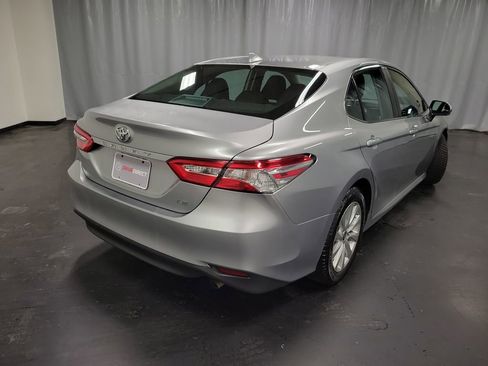 Used 2020 Toyota Camry LE w/ Convenience Package image 8