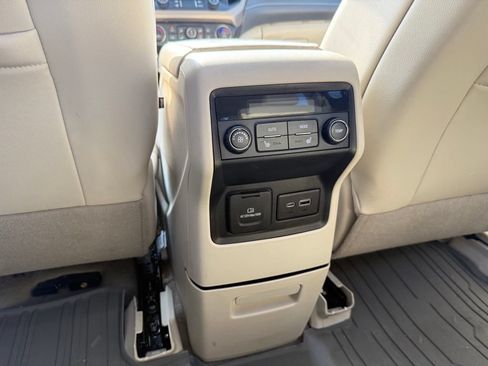 Used 2021 GMC Acadia Denali w/ Denali Technology Package FWD image 27
