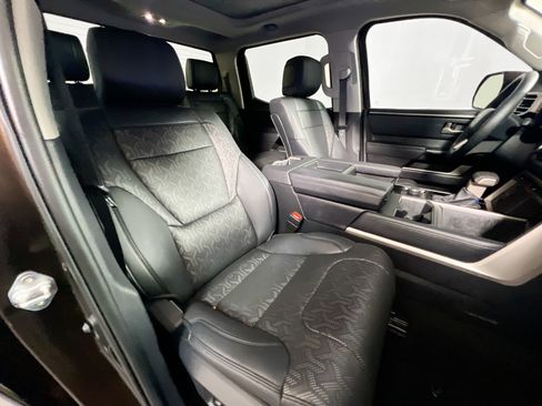 Used 2022 Toyota Tundra Limited AWD/4WD image 30