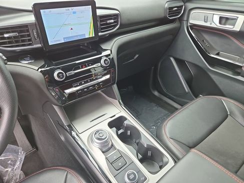 Used 2023 Ford Explorer ST-Line AWD/4WD image 28