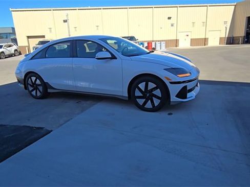 New 2025 Hyundai Ioniq 6 SE image 3