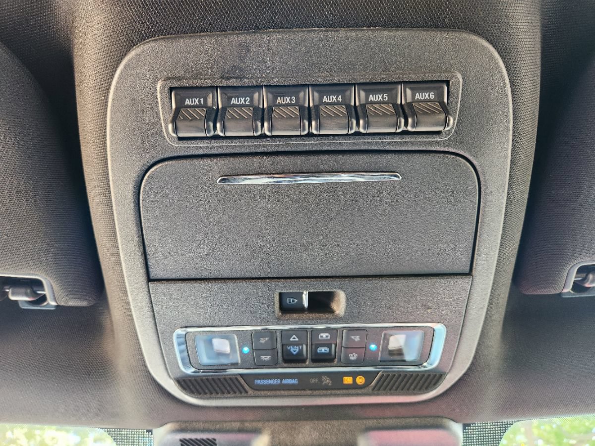 Used 2025 Ford F350 Lariat w/ Lariat Ultimate Package AWD/4WD image 46