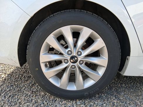 Used 2017 Kia Optima EX w/ Premium Package FWD image 11