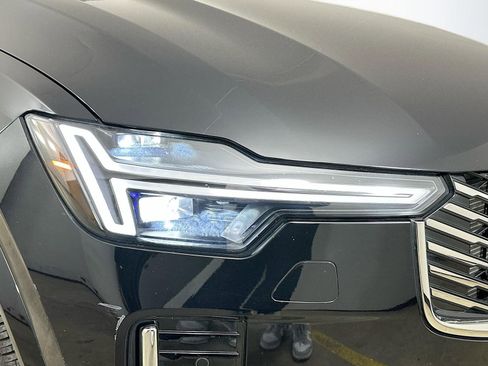 Used 2025 Volvo XC90 B6 Plus AWD/4WD image 9