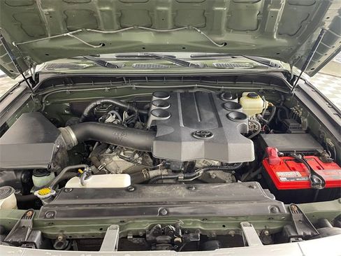 Used 2014 Toyota FJ Cruiser Base image 21