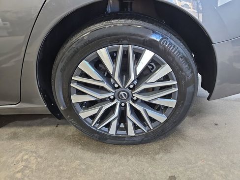 Used 2024 Nissan Altima 2.5 SV image 30