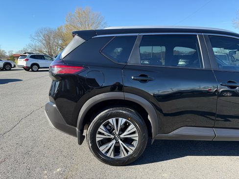 Used 2023 Nissan Rogue SV w/ SV Premium B Package image 41