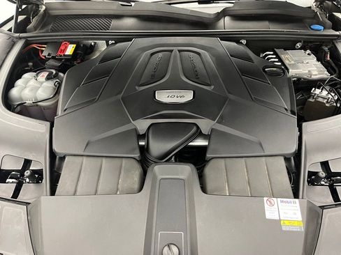 Used 2021 Porsche Cayenne image 40