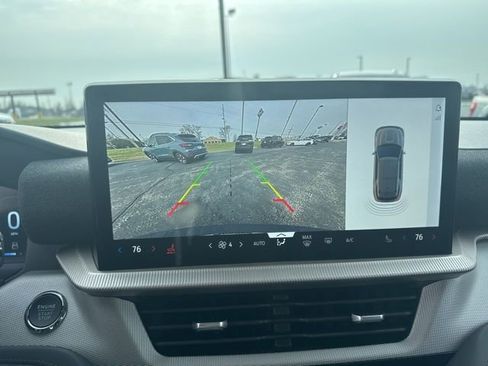 Used 2025 Ford Explorer Active image 17