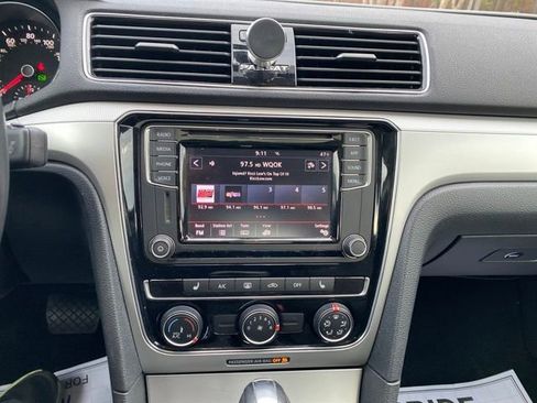 Used 2019 Volkswagen Passat 2.0T Wolfsburg image 31