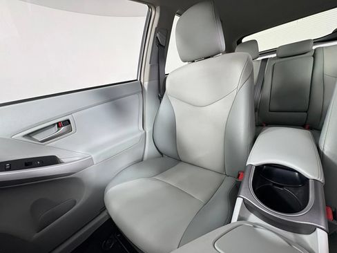 Used 2014 Toyota Prius Four FWD image 18
