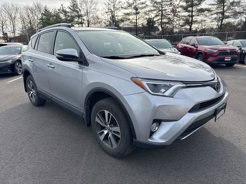 Used 2018 Toyota RAV4 XLE image 3