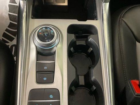 Used 2022 Ford Explorer XLT w/ Equipment Group 202A image 21
