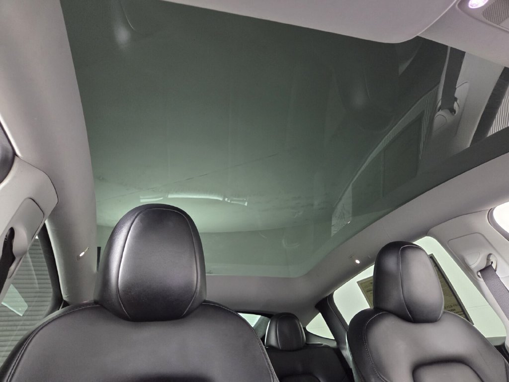 Used 2023 Tesla Model Y AWD image 31