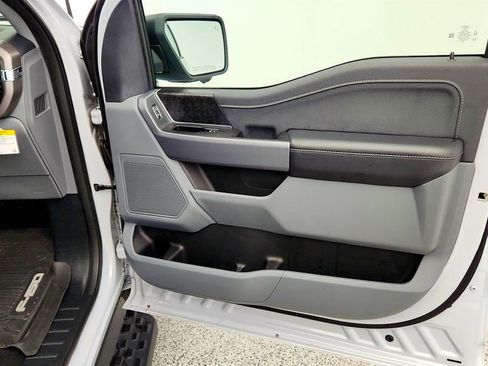 Used 2025 Ford F150 Lightning XLT AWD/4WD image 26