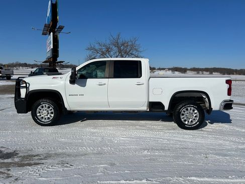 Used 2023 Chevrolet Silverado 2500 LT image 8