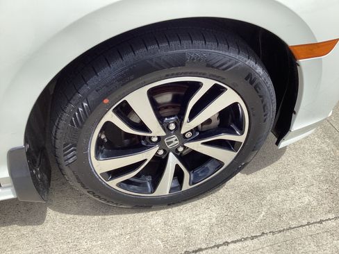 Used 2019 Honda Odyssey Elite image 9