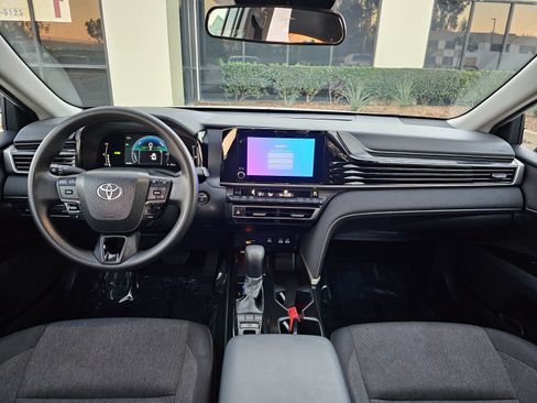 Used 2025 Toyota Camry LE image 20
