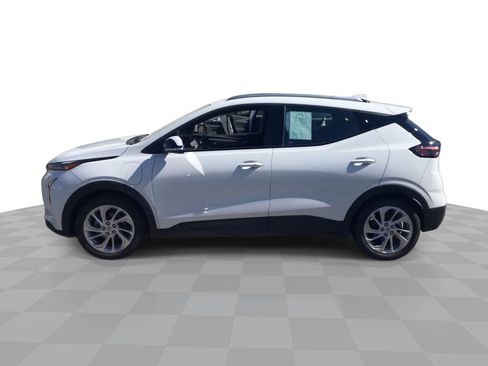 Used 2023 Chevrolet Bolt EUV LT w/ Comfort Package image 5