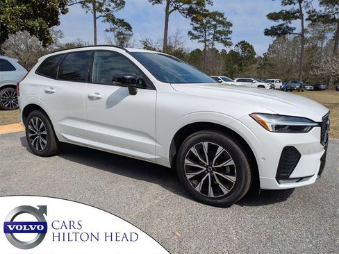Used 2023 Volvo XC60 B5 Plus image 1