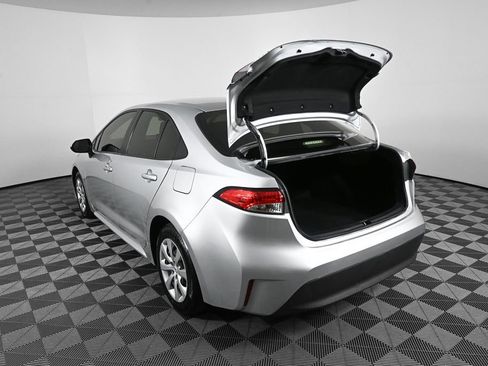 Used 2023 Toyota Corolla LE image 28