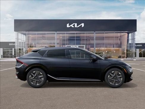 New 2025 Kia EV6 Light RWD image 7