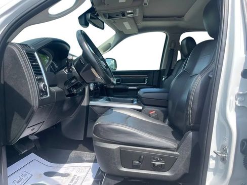 Used 2017 RAM 1500 Laramie w/ Convenience Group AWD/4WD image 16