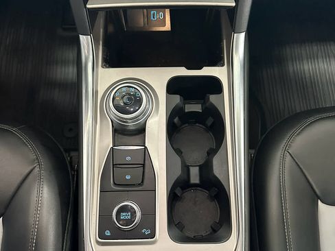 Used 2022 Ford Explorer XLT w/ Equipment Group 202A image 28