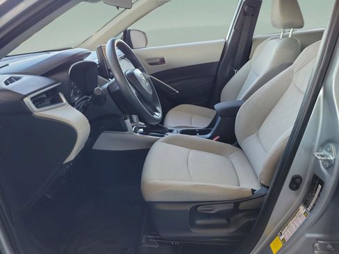 Certified 2025 Toyota Corolla Cross L image 32