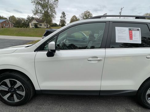 Used 2018 Subaru Forester 2.5i Limited image 3