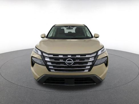 Used 2025 Nissan Rogue SV FWD image 2