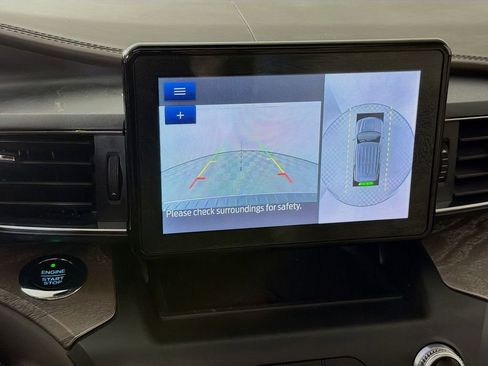 Used 2020 Ford Explorer Platinum image 19